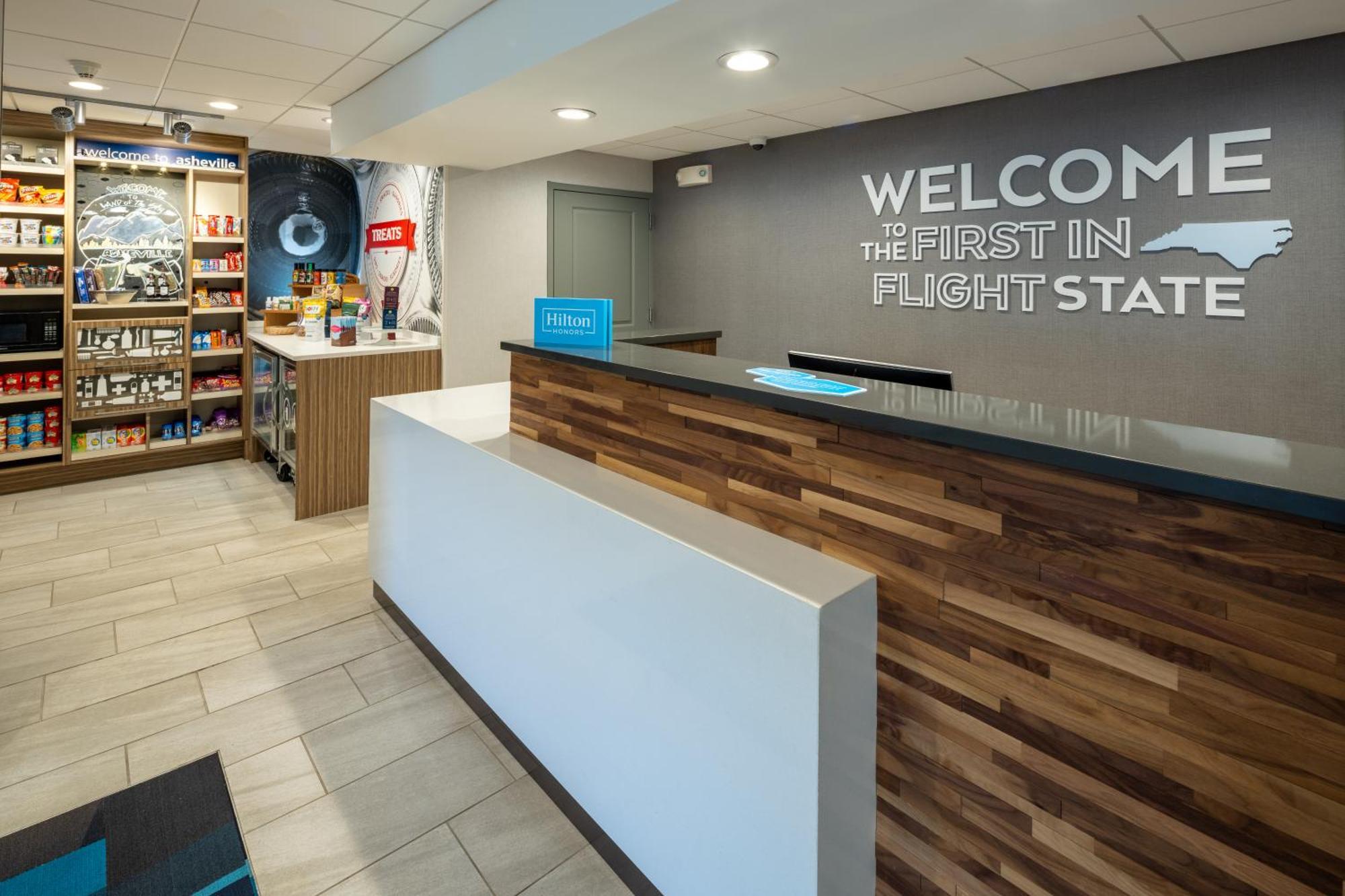 Hampton Inn Asheville-Tunnel Road Екстер'єр фото
